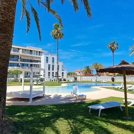 Junto Al Mar En Residencial Apartment